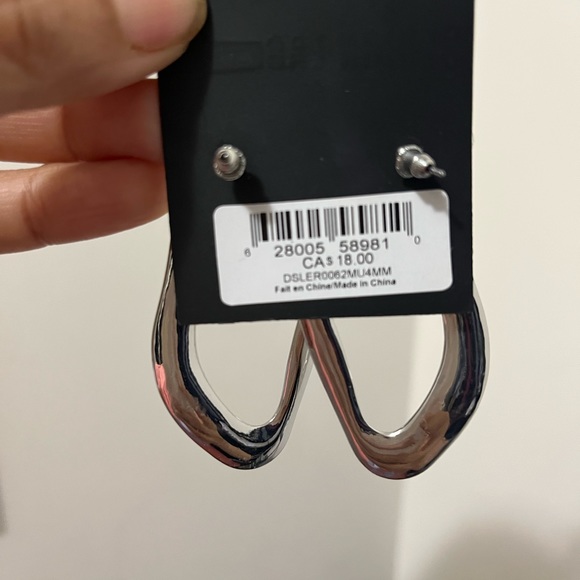 New Design Lab earrings in silver - Picture 4 of 4